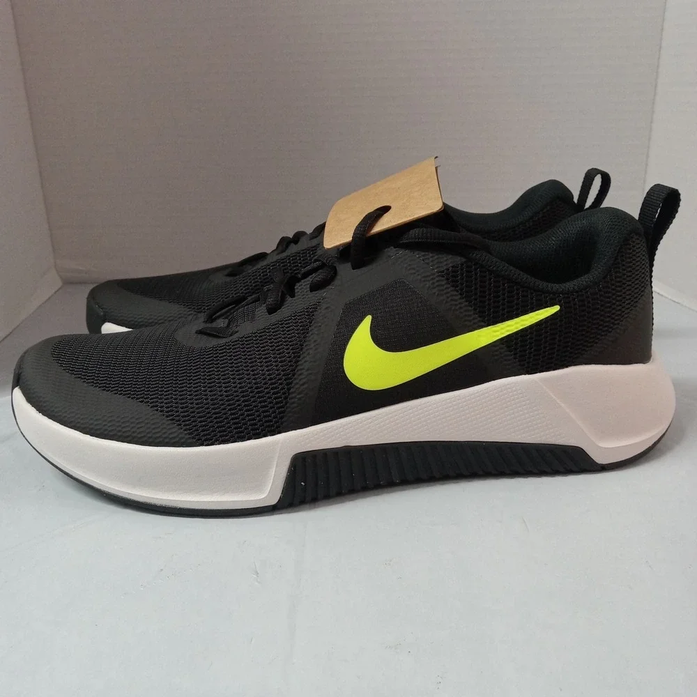 Nike MC Trainer 3 Men's Size 10.5 Black Volt Running Training Shoes Sneakers